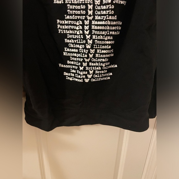 Ed Sheeran Equals Hoodie from the 2023 US The Mathematics Tour - Picture 11 of 13